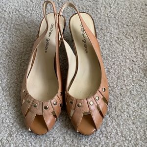 6 leather ANDREW GELLER kitten heel open toe camel leather w gold